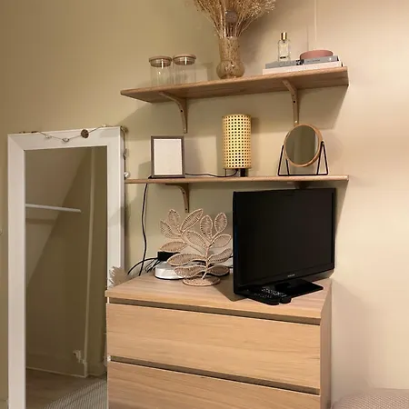 Appartamento Entierement Renove Avec Balcon Place De La Bastille Parigi
